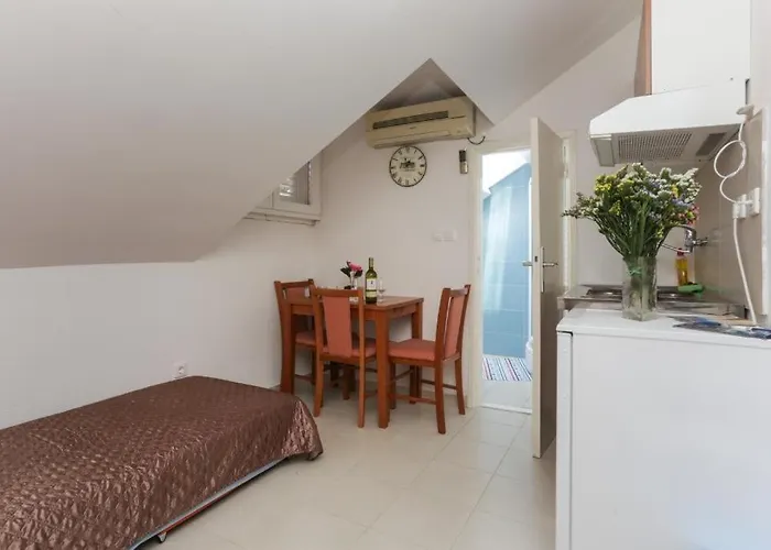 Apartament Larica